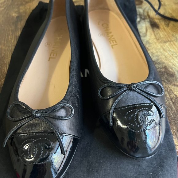 Chanel CC Interlocking CC Logo Bow Ballet Flats - Picture 11 of 15
